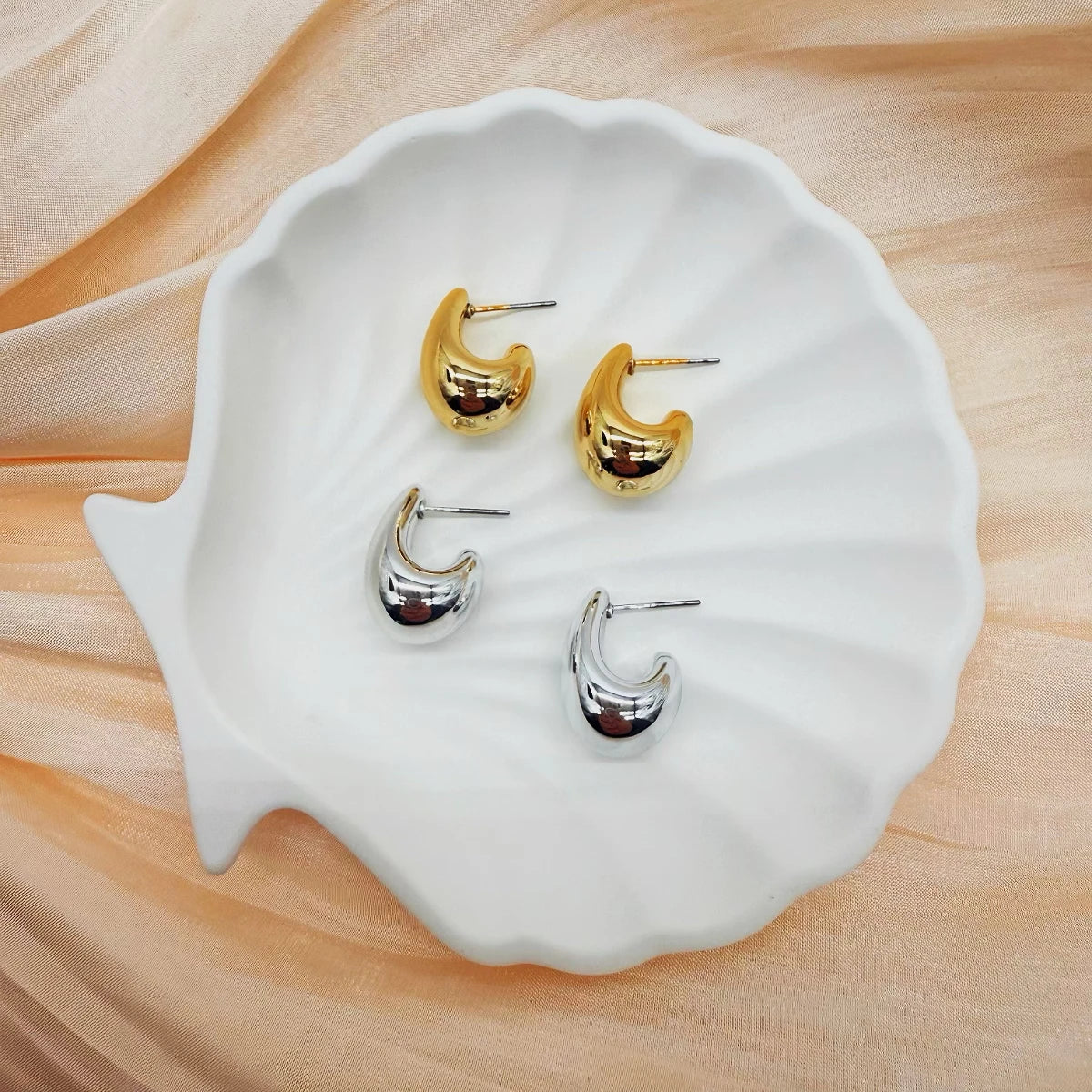 Luxury 2-Pair Water Drop Stud Earrings – Multi-Color Elegant Set