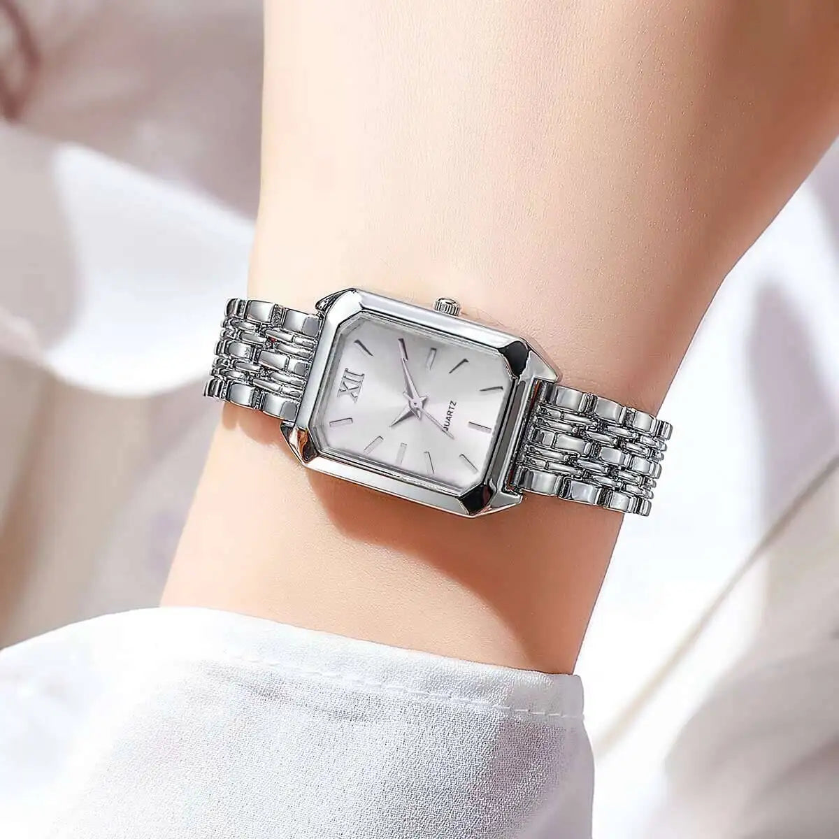 Luxury Women’s Rectangle Quartz Watch – Elegant Analog Design