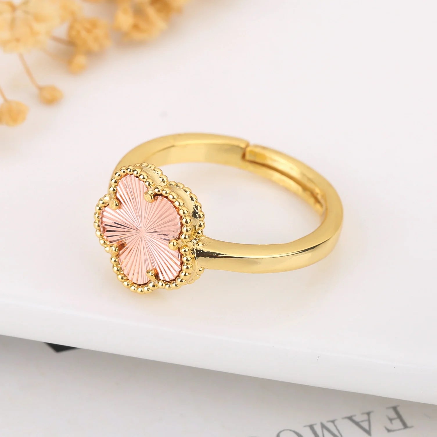 Luxury Adjustable Shell & Natural Stone Flower Ring – Elegant Women’s Jewelry