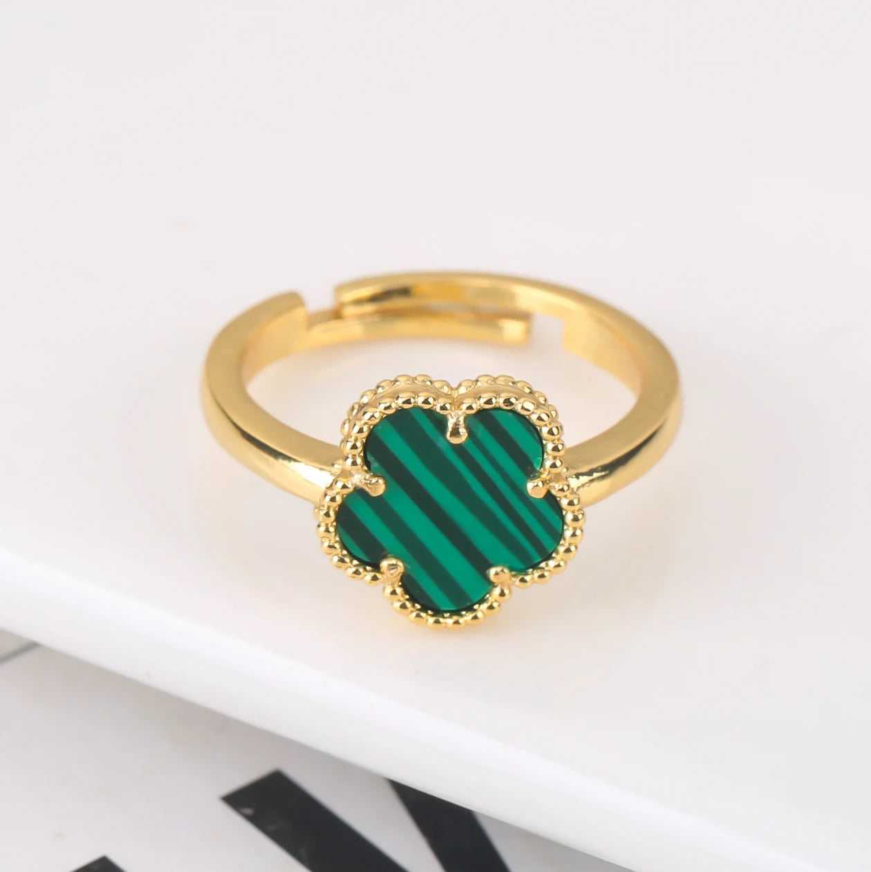 Luxury Adjustable Shell & Natural Stone Flower Ring – Elegant Women’s Jewelry