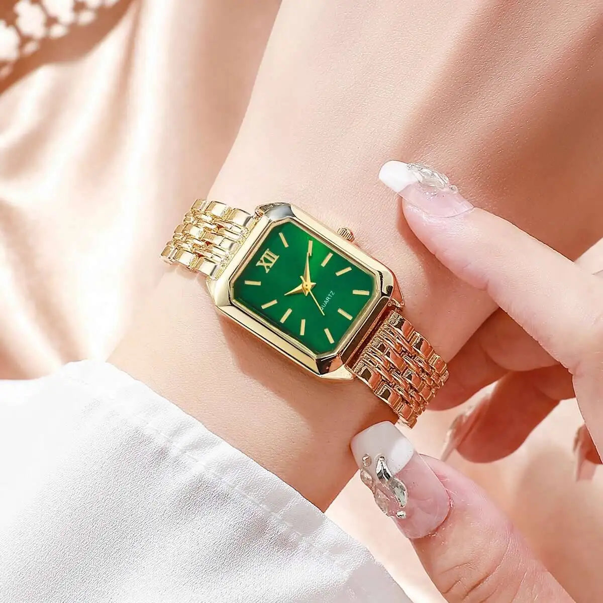 Luxury Women’s Rectangle Quartz Watch – Elegant Analog Design
