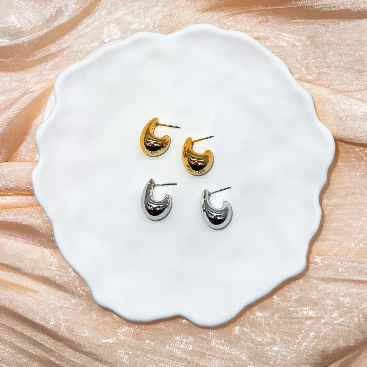 Luxury 2-Pair Water Drop Stud Earrings – Multi-Color Elegant Set